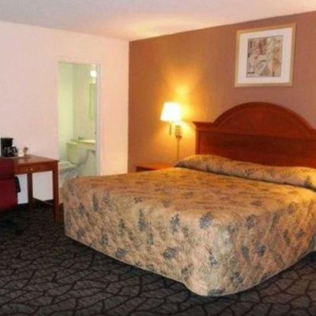 Rodeway Inn Youngstown Eksteriør billede