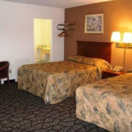 Rodeway Inn Youngstown Eksteriør billede