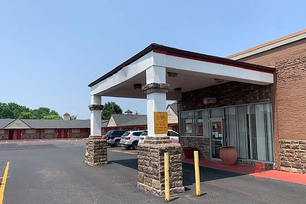 Rodeway Inn Youngstown Eksteriør billede