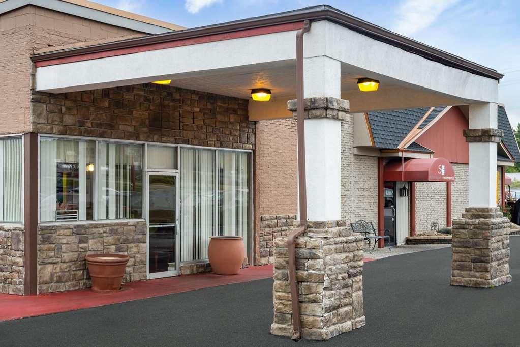 Rodeway Inn Youngstown Eksteriør billede