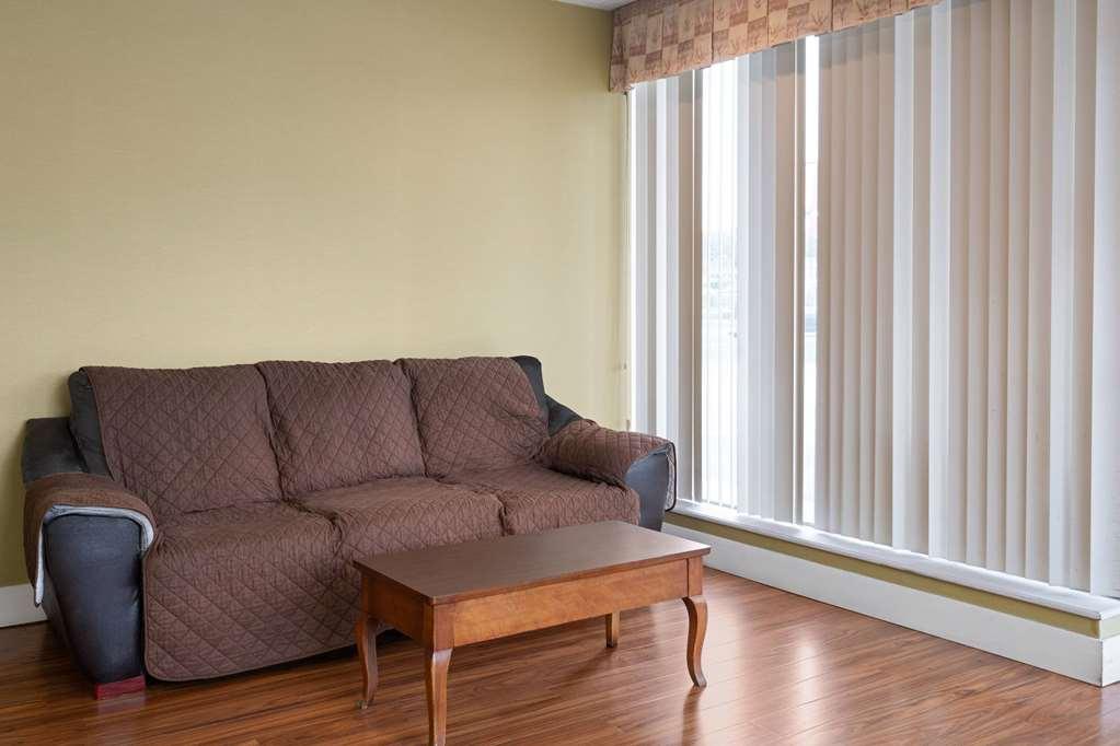 Rodeway Inn Youngstown Interiør billede