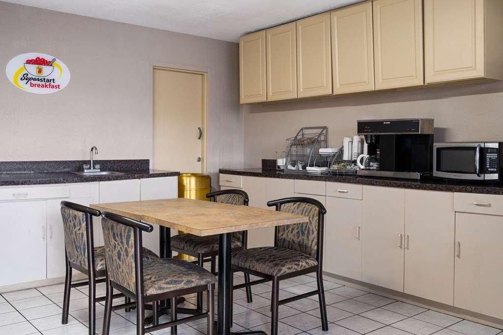 Rodeway Inn Youngstown Faciliteter billede